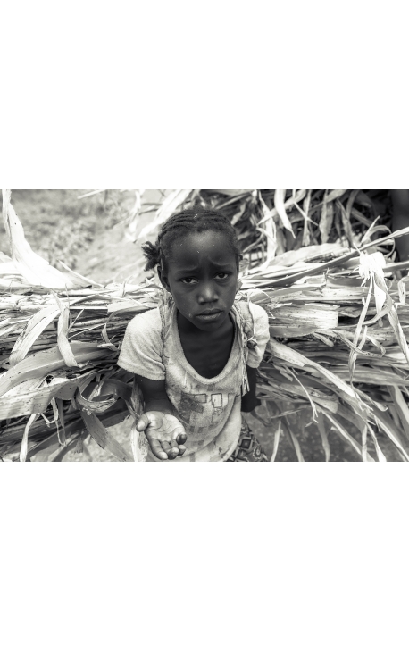 Achat PHOTOGRAPHIE noir & blanc - Ethiopie - Photo de portrait de Daniel Vuillemin - Fardeau d'une vie 03